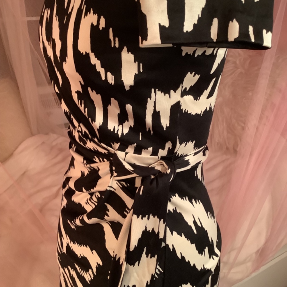 DVF Silk Mini Dress - Picture 2 of 5